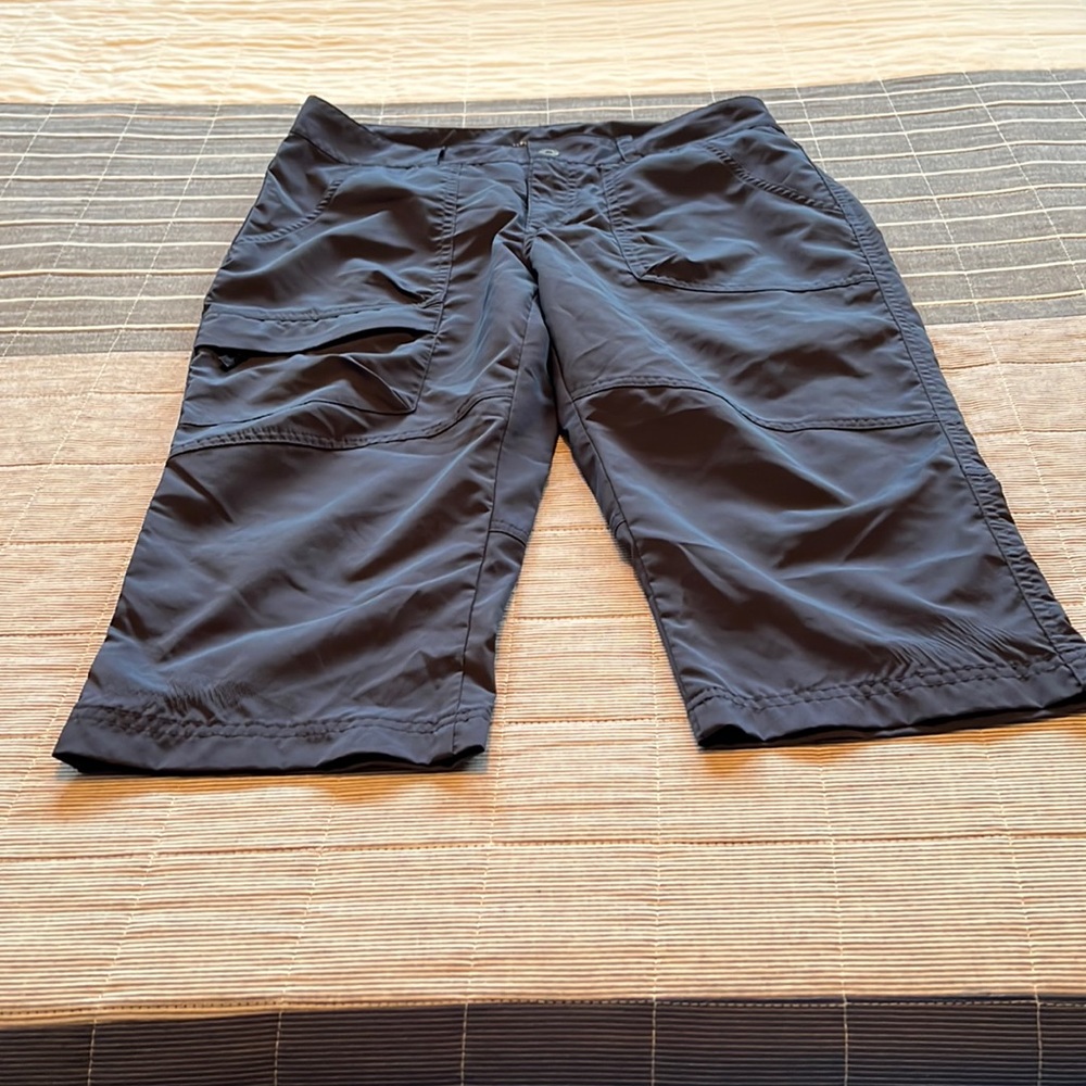 Womens Columbia Omni - Shade capris hiking pants.